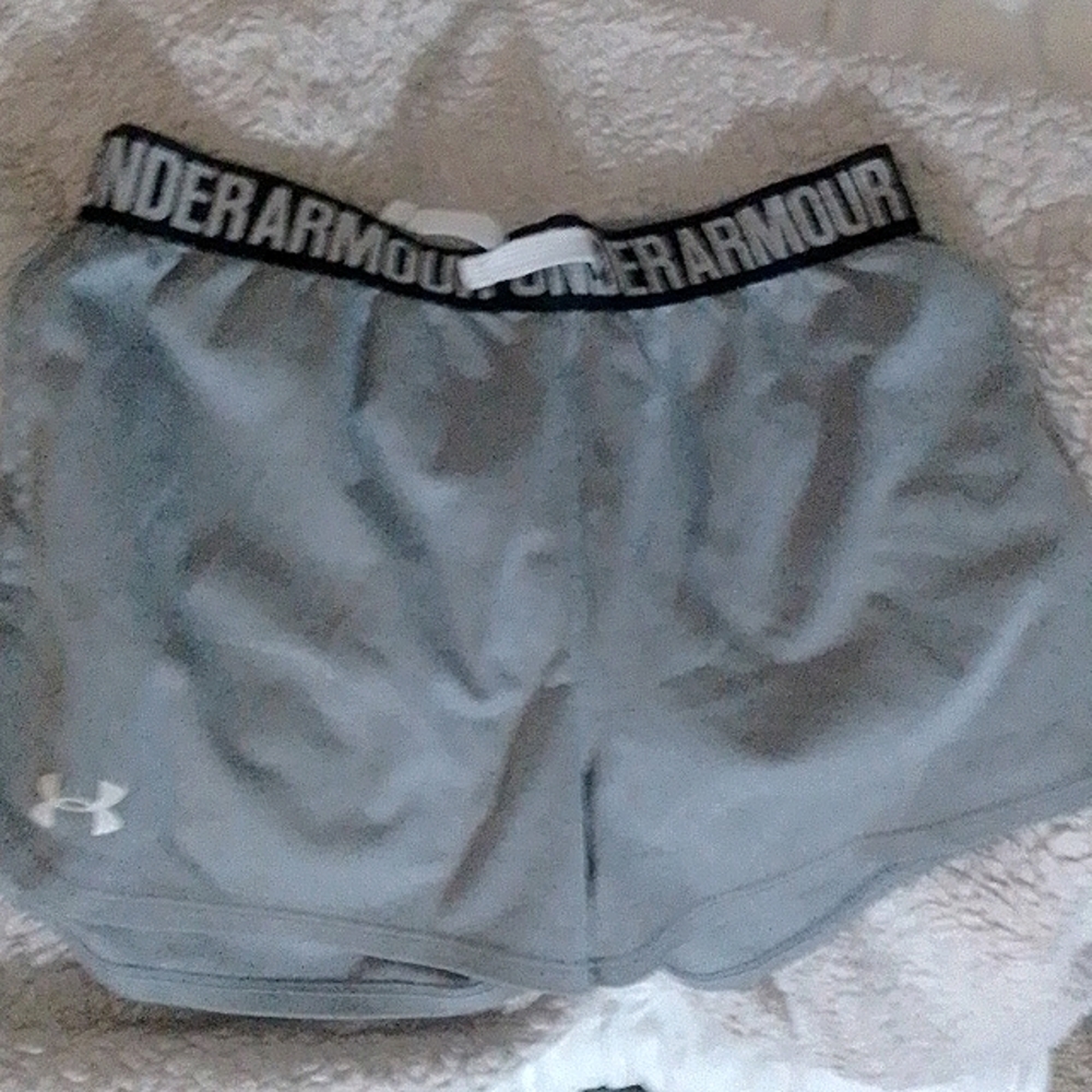 Under armor shorts size Small